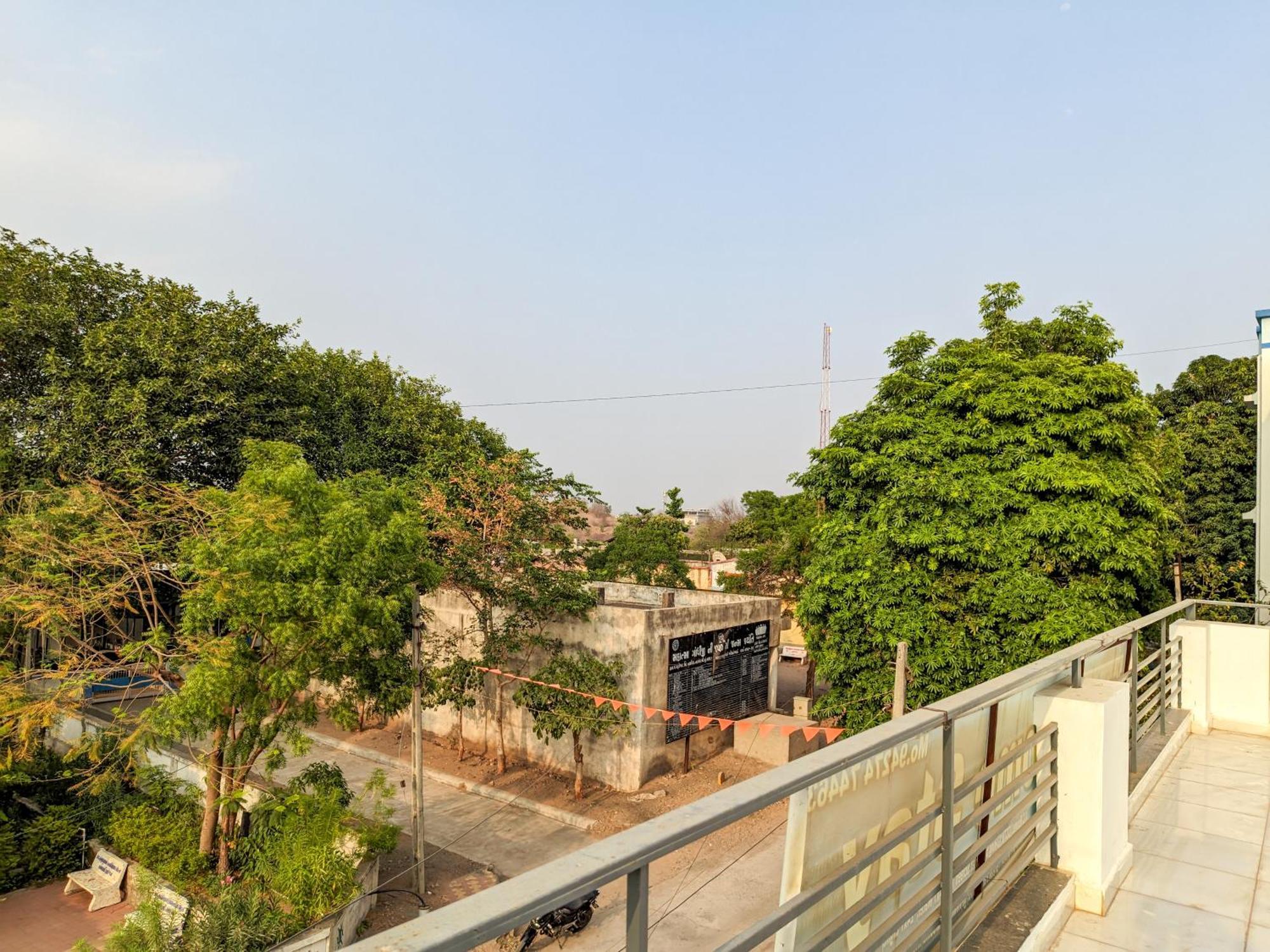 Garudeshwar Samrat Homestay מראה חיצוני תמונה